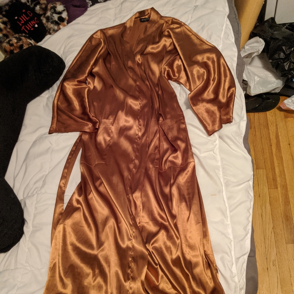 Gold/ bronze robe